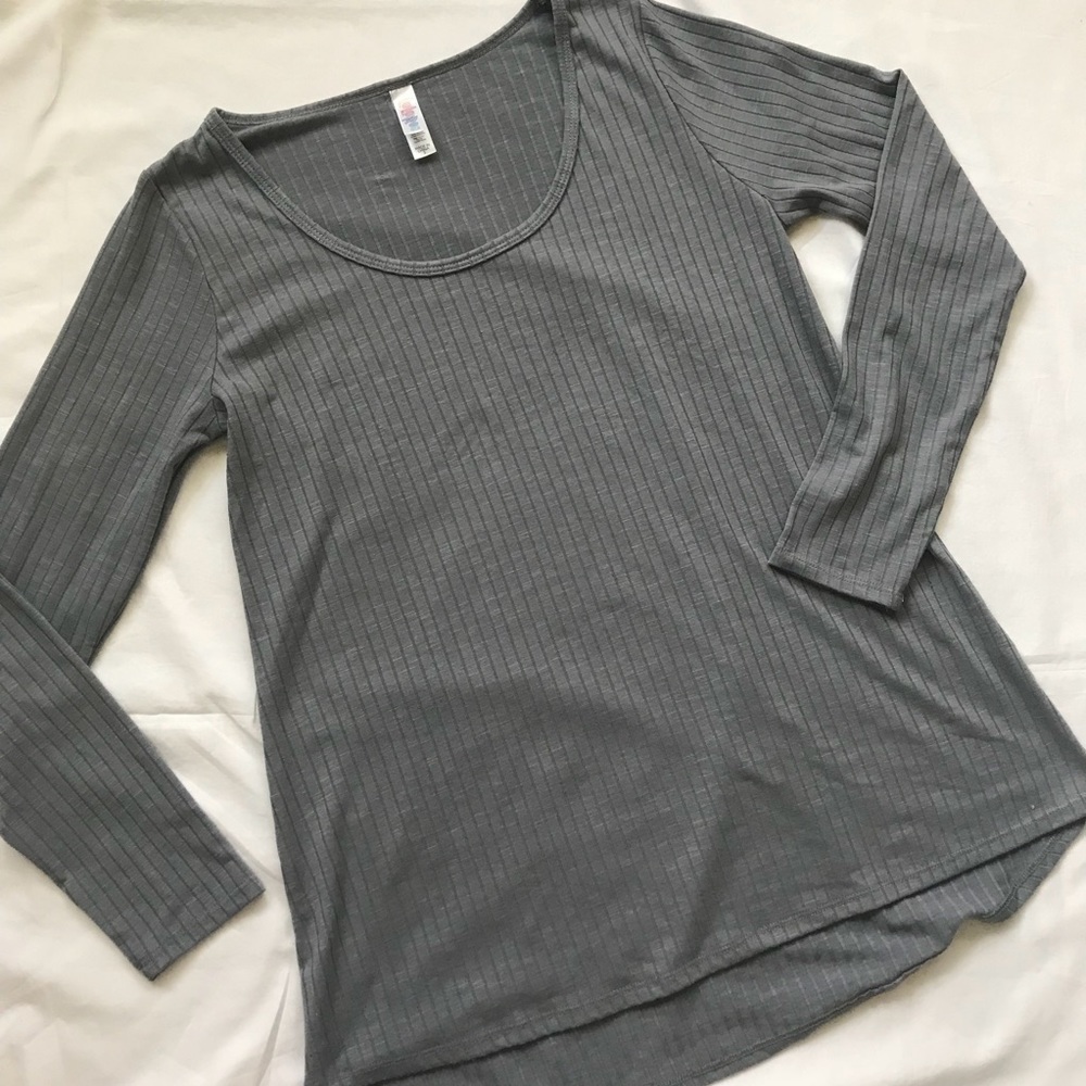 Lularoe EUC Heathered Gray small Lynnae